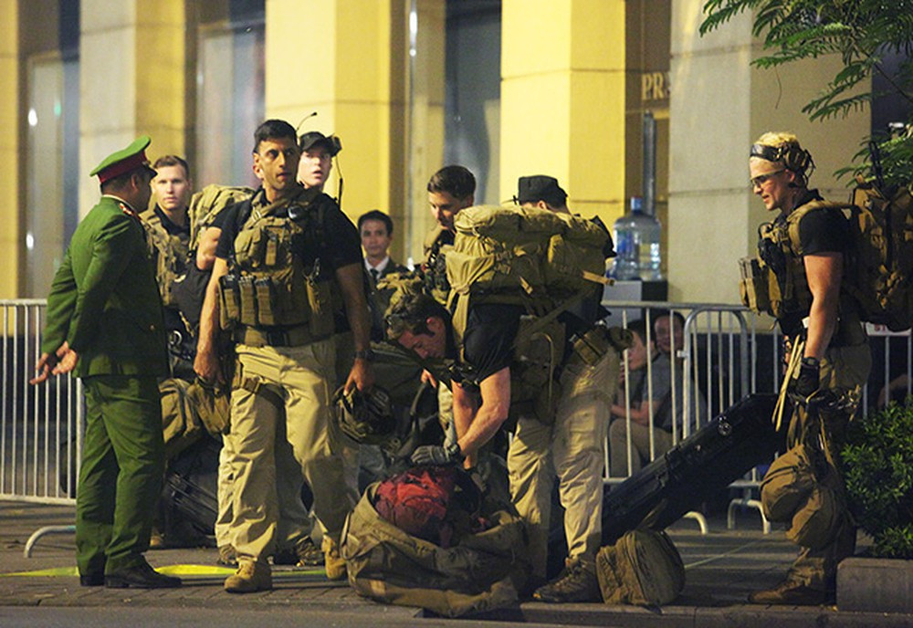 Trong quá khứ, Cơ quan Mật vụ Mỹ đã từng có nhiều lần thực hiện các nhiệm vụ bảo vệ an ninh tại Việt Nam, trong các chuyến công du của Tổng thống Mỹ. Và lần gần đây nhất lực lượng này có mặt ở đây đó là vào năm 2017. Nguồn ảnh: Mark.