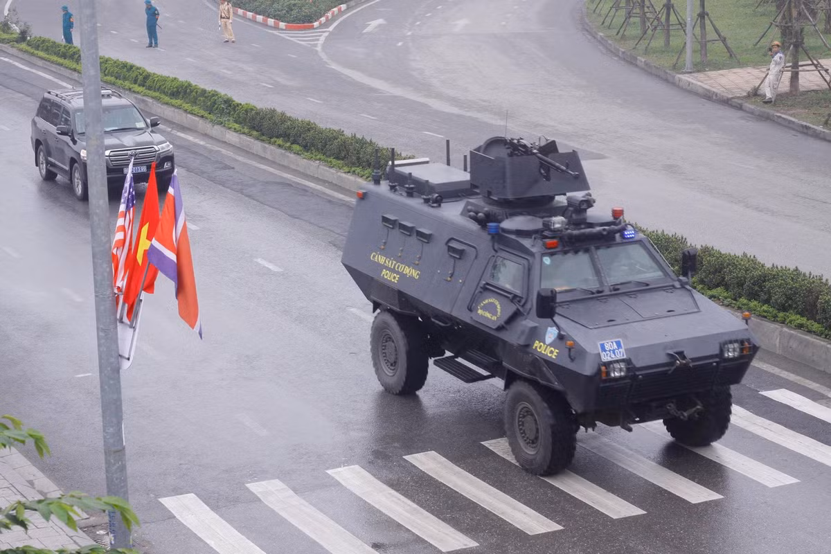 Đây là dòng xe bọc thép Shinjeong S5 do Hàn Quốc sản xuất được Việt Nam nhập khẩu cách đây chỉ vài năm.