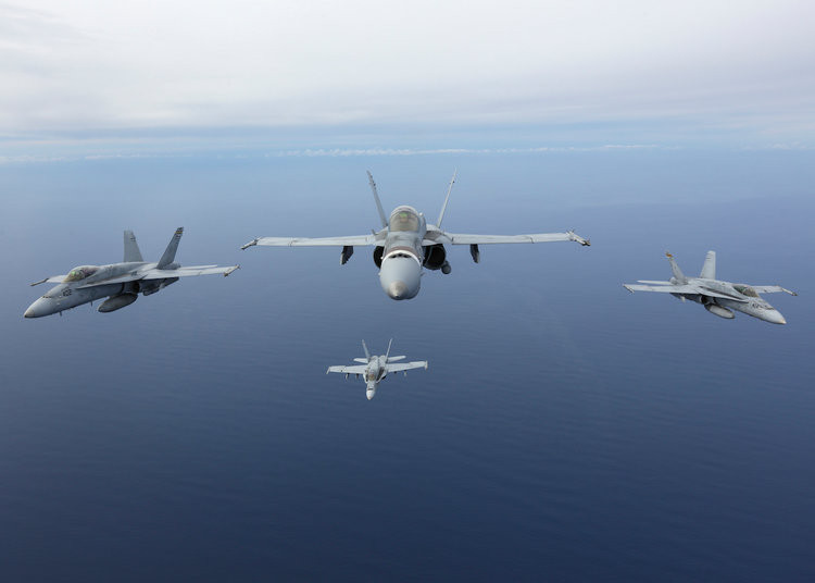 Các đơn vị Không quân hay Không quân Hải quân Mỹ thường thực hiện nhiệm vụ theo các toán bốn chiếc, đảm bảo khả năng yểm trợ khi không chiến cũng như di chuyển. Với những lực lượng Không quân nhỏ như Việt Nam, chúng ta thường chỉ sử dụng bay cặp hai chiếc một. Nguồn ảnh: BI.