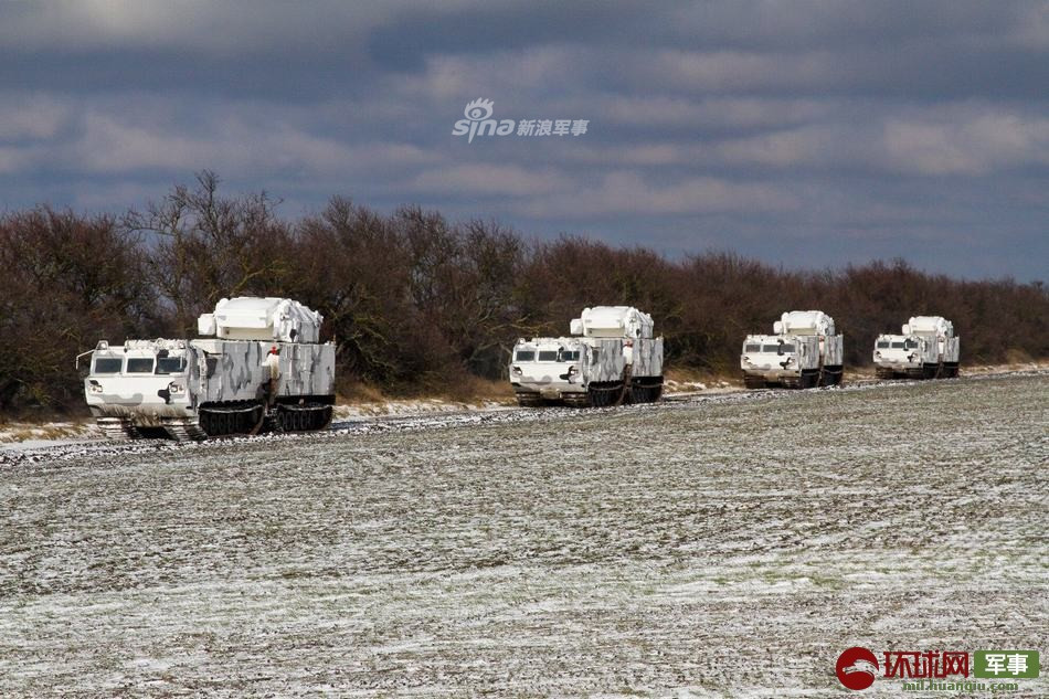 Ở khoang đầu tiên, hệ thống nước và máy sưởi cũng như điều hoà không khí đều sử dụng máy phát điện độc lập, đảm bảo phục vụ được cho từ 4 tới 7 binh lính trong kíp chiến đấu. Nguồn ảnh: Sina.