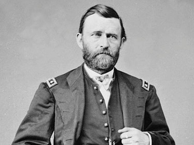 Ulysses S. Grant - một vị tướng lỗi lạc thuộc liên bang miền Bắc trong cuộc Nội Chiến Mỹ đứng ở vị trí tiếp theo với 16 trận chiến được ông trực tiếp chỉ huy đã góp công rất lớn trong việc xoay chuyển cục diện cuộc chiến này. Robert E. Lee - đối thủ của tướng Grant trong cuộc Nội chiến Mỹ bị trừ khá nhiều điểm do... thua cuộc trong những trận chiến bước ngoặt này. Nguồn ảnh: BI.