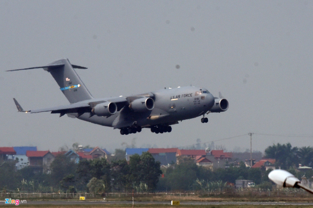 "Ngựa thồ" C-17 là một trong những máy bay vận tải quân sự chủ lực của Không quân Mỹ. Được tập đoàn McDonnell Douglas, nay thuộc Boeing, chế tạo và bàn giao cho Không quân Mỹ vào đầu những năm 1990, C-17 nhanh chóng trở thành cầu hàng không chiến lược của Không quân Mỹ.