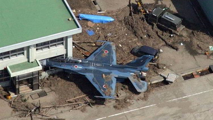 Quá trình sản xuất bắt đầu vào năm 1996 và chiếc tiêm kích F-2 đầu tiên xuất hiện trong biên chế Lực lượng Phòng vệ Nhật Bản vào năm 2000. Giống với F-16 Fighting Falcon, chiếc F-2 cũng được xếp vào hạng tiêm kích đa năng. Nguồn ảnh: Aviation.