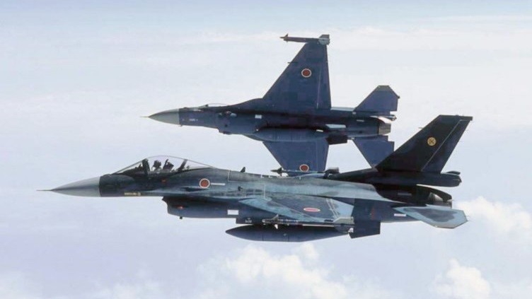 Chiếc tiêm kích này được cho là đang thực hiện một chuyến bay biển trước khi mất liên lạc với đất liền. Theo thông tin được đài truyền hình NHK đăng tải, chiếc F-2 này thuộc biên chế căn cứ không quân Tsuiki nằm ở tỉnh Fukuoka. Nguồn ảnh: Pinterest.