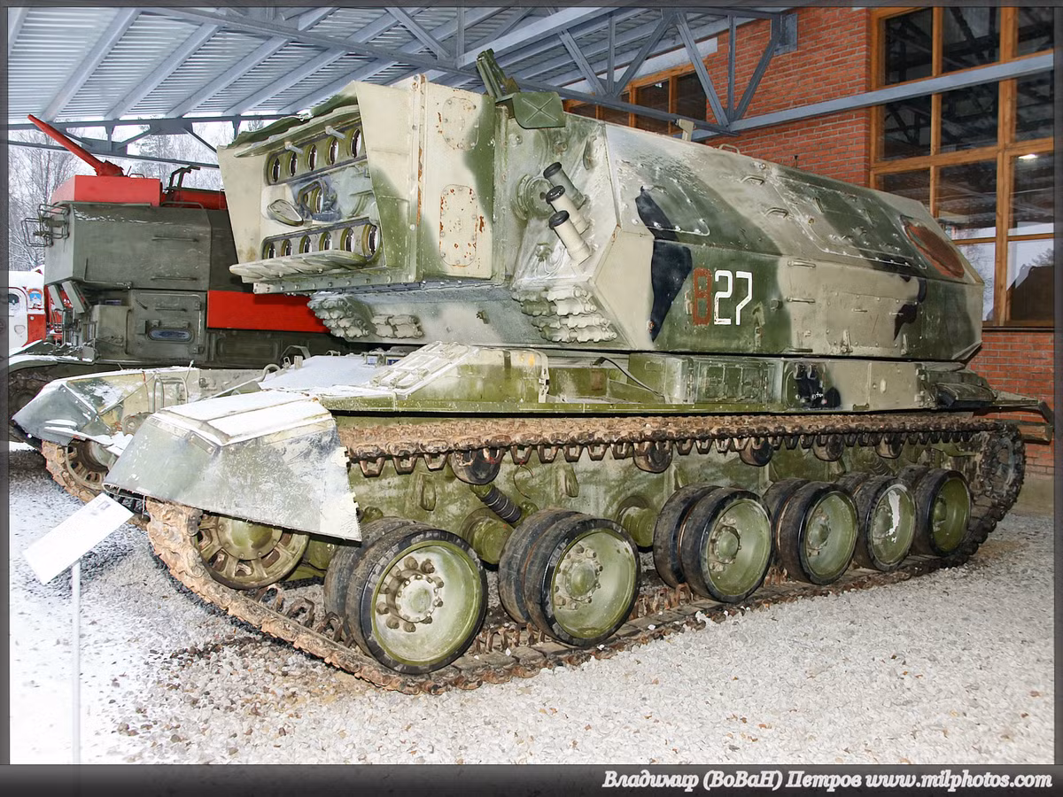 Mặc dù Liên Xô có ý định giữ thiết kế và sự tồn tại của 1K17 Szhatie trong bí mật tuyệt đối, tuy nhiên các cơ quan tình báo của Mỹ và phương Tây vẫn tiếp cận được bản vẽ thiết kế và tính năng hoạt động của loại phương tiện kỳ dị này và đặt cho nó cái tên biệt danh là Stiletto. Nguồn ảnh: G'nPanzer.