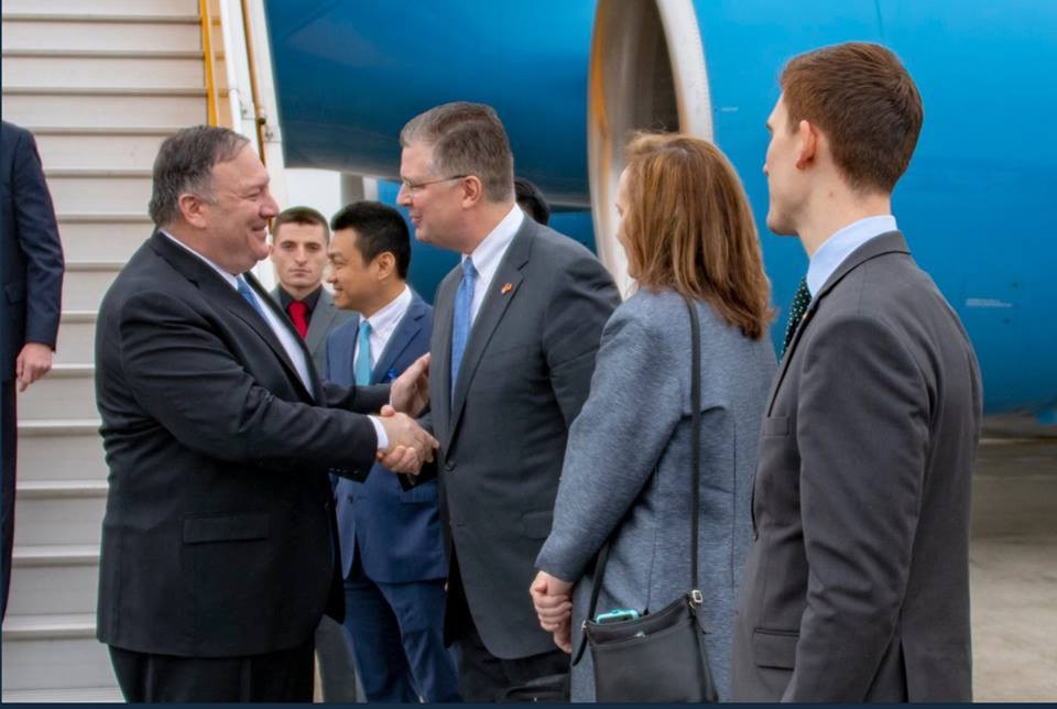 Ngoai truong My Mike Pompeo toi Ha Noi bang 