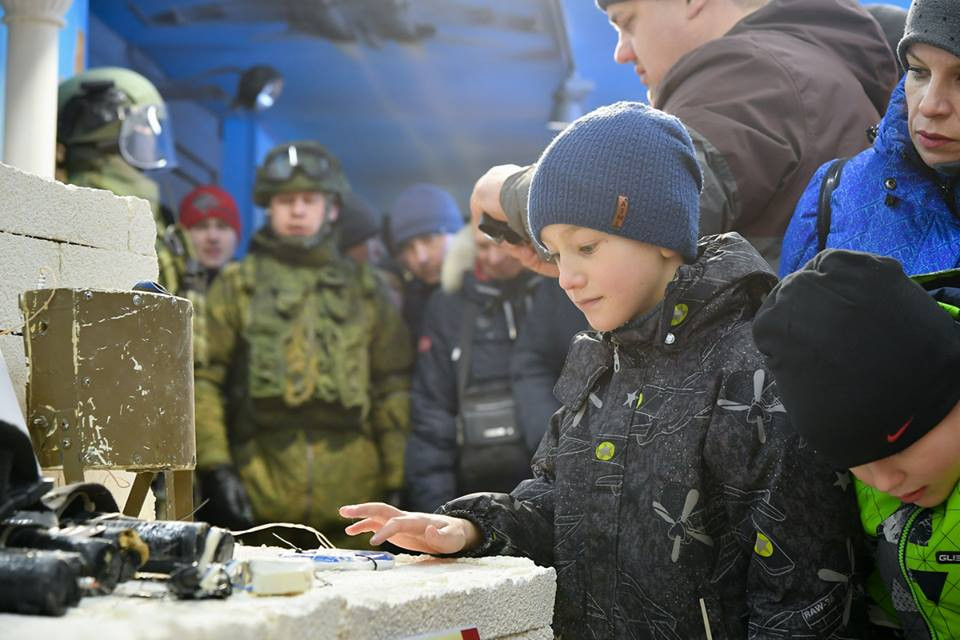 Tại mỗi điểm đến, đoàn tàu sẽ dừng tại ga chính và đón khách thăm quan trong một thời gian trước khi tiếp tục hành trình. Nguồn ảnh: Russian Defence.