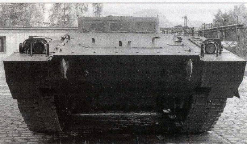 Cuối cùng, hệ thống khung gầm của xe đã ra đời đúng yêu cầu nhưng tháp pháo 140mm chưa bao giờ được ra đời, các kỹ sư của Liên Xô đã tận dụng tháp pháo 152mm đặt lên trên chiếc xe tăng này để biến nó thành pháo tự hành nhưng kết quả không được khả quan cho lắm. Nguồn ảnh: Tanker.