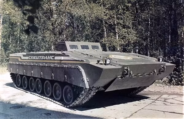 Đây được coi là những yêu cầu hết sức... quá đáng vào thời bấy giờ. Tuy nhiên các kỹ sư của Liên Xô vẫn xoay sở được để bản mẫu đạt yêu cầu này. Duy chỉ có yêu cầu về hoả lực là khiến các kỹ sư Liên Xô "bó tay". Nguồn ảnh: Russianarmor.