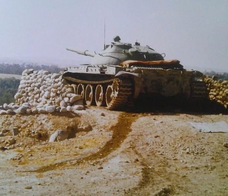 Số lượng xe tăng và thiết giáp bị Liên Xô bỏ lại chiến trường này sau khi rút quân dù không được thống kê nhưng cũng có thể chạm ngưỡng hàng nghìn chiếc. Nguồn ảnh: Ati.