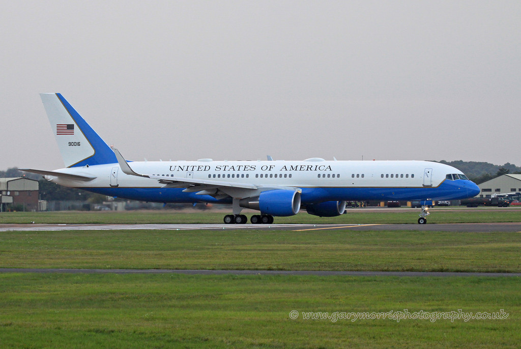 Không quân Mỹ tổng cộng có 8 chiếc Boeing C-32, tất cả đều sử dụng tên gọi là Không lực Hai và thường được sử dụng làm chuyên cơ dự phòng hoặc làm máy bay riêng cho các nhân vật cấp cao. Nguồn ảnh: Aviation.