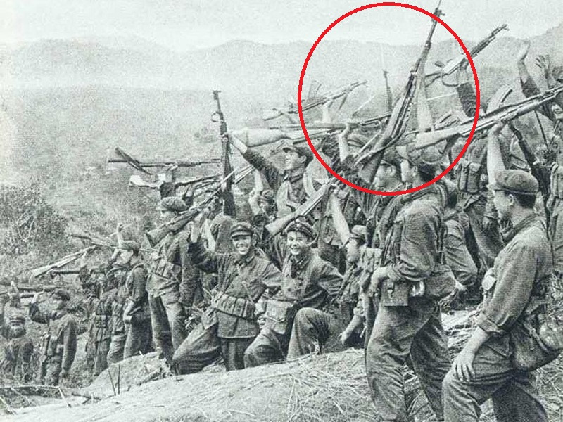 Mặc dù vậy, việc phải trang bị Type 63 cho quân chính quy cho thấy khả năng yếu kém về mặt trang bị của quân đội Trung Quốc khi họ không thể trang bị đại trà được súng trường tấn công mà buộc phải trang bị thêm cả súng trường tự động trong biên chế chính thức của mình. Nguồn ảnh: BBS.