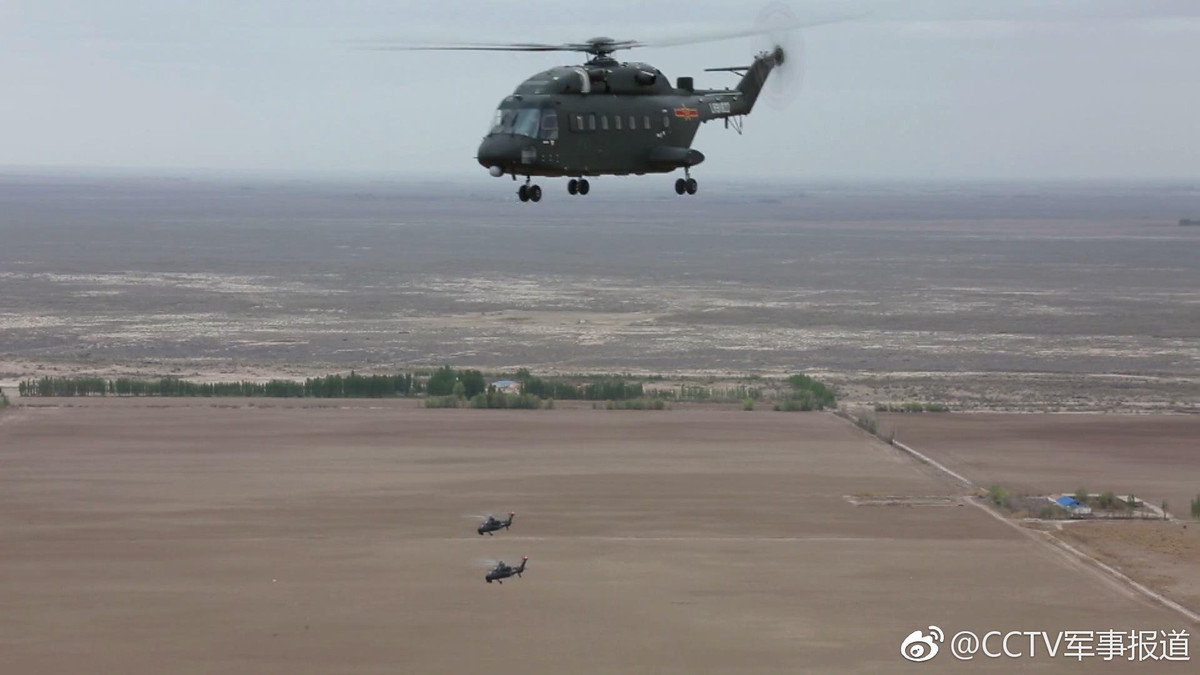 Ở tốc độ bay hành trình tiết kiệm nhiên liệu, Z-8 của Trung Quốc có thể di chuyển được tối đa khoảng cách 700 km hoặc 4 tiếng đồng hồ trên không. Trần bay cao của loại trực thăng vận tải này là 3100 mét. Nguồn ảnh: Sina.