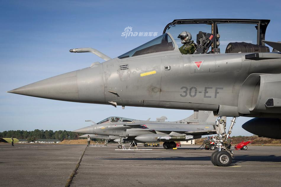 So với các loại tiêm kích khác, Rafale được coi là có khả năng thực hiện mọi nhiệm vụ với khả năng tương đương nhau, không phân biệt nhiệm vụ chính và nhiệm vụ phụ như ở các loại tiêm kích đa nhiệm khác. Nguồn ảnh: Sina.