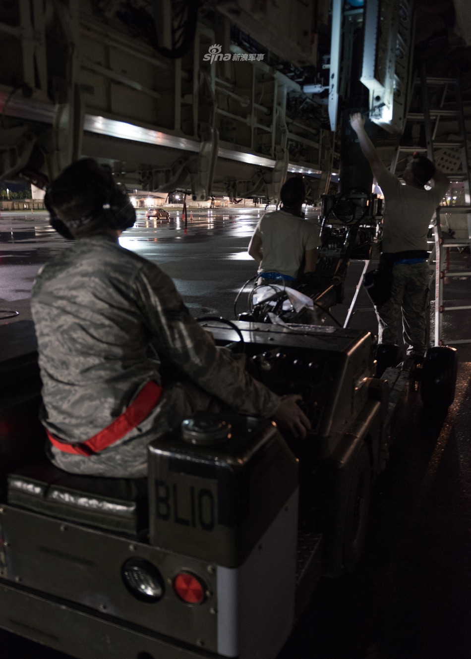 Trong quá khứ, Không quân Mỹ từng dự định sẽ chế tạo tới.. 165 máy bay ném bom chiến lược B-2 Spirit để phục vụ cho các hoạt động oanh tạc quy mô lớn. Nguồn ảnh: Sina.