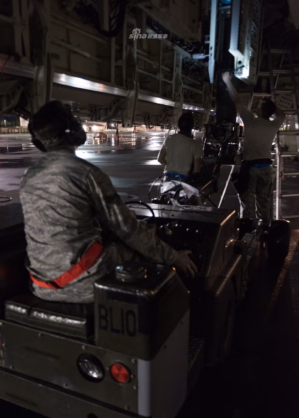 Trong quá khứ, Không quân Mỹ từng dự định sẽ chế tạo tới.. 165 máy bay ném bom chiến lược B-2 Spirit để phục vụ cho các hoạt động oanh tạc quy mô lớn. Nguồn ảnh: Sina.