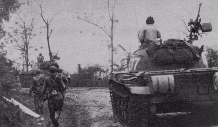 Yếu tố tiếp theo đó là về mặt con người. Trung Quốc có rất ít kinh nghiệm tác chiến ở quy mô lớn vào thời điểm Chiến tranh Biên giới Phía Bắc diễn ra, đặc biệt là lối tác chiến chống chiến tranh du kích - một thứ chiến tranh mà Trung Quốc chưa từng được tiếp xúc trước đó. Nguồn ảnh: Tiexue.