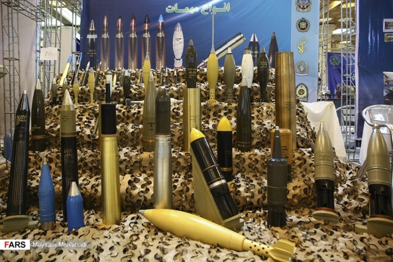 Các loại đạn pháo và đạn cối, trong đó bao gồm các loại đầu nổ khác nhau, toàn bộ đều do Iran sản xuất và tự cung cấp, đảm bảo nhu cầu sử dụng trong nước. Iran thừa sức xuất khẩu vũ khí nhưng do lệnh cấm vận, rất ít quốc gia dám mua vũ khí từ Iran. Nguồn ảnh: Fotorep.
