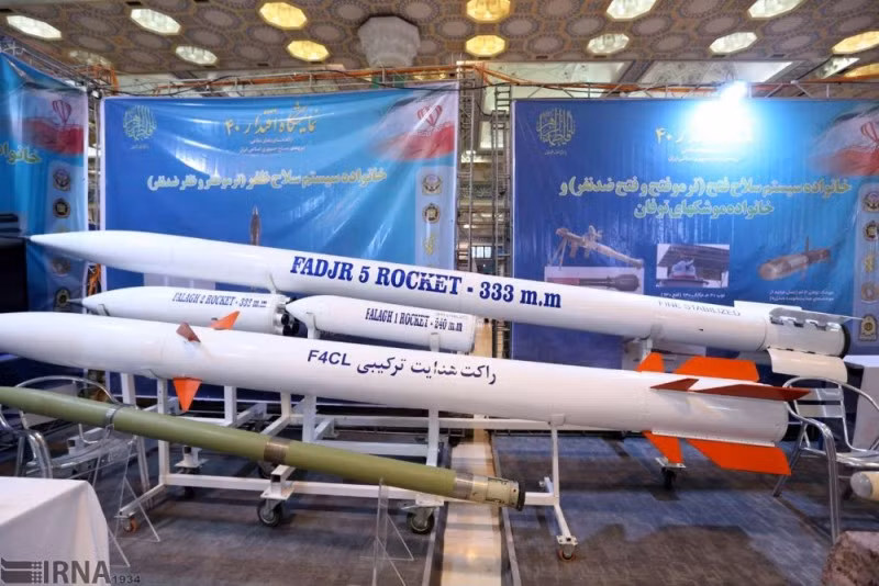 Nổi bật nhất trong dàn tên lửa được trưng bày tại triển lãm Eqtedar 40 nhân kỷ niệm 40 năm ngày Cách mạng Hồi giáo (1979 - 2019) thành công đó là dàn pháo phản lực Fadjr bao gồm các phiên bản 1, 2 và 5. Nguồn ảnh: Fotorep.