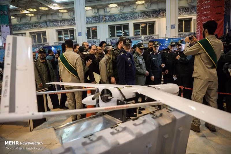 Máy bay trinh sát không người lái cỡ nhỏ loại Yassir. Đây là loại máy bay trinh sát không mang vũ khí nhưng nó hoàn toàn có thể biến thành một quả bom sống và đâm thẳng vào mục tiêu giá trị cao nếu cần. Nguồn ảnh: Arms-expo.