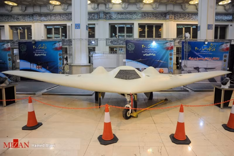 Máy bay không người lái Shahed-171, một bản sao được cho là hoàn hảo của máy bay không người lái RQ-170 của Mỹ. Tuy nhiên hiện vẫn chưa rõ tính năng kỹ chiến thuật của Shahed-171 liệu có được như phiên bản gốc hay không. Nguồn ảnh: Arms-expo.