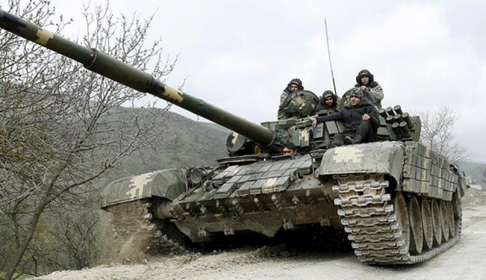 Hơn nữa Tel Aviv và Baku có quan hệ mật thiết với nhau trong lĩnh vực năng lượng: khoảng 40% lượng dầu mà nền kinh tế Israel tiêu thụ đến từ Azerbaijan. Trong bối cảnh này, những bất bình của Bộ Ngoại giao Armenia là không hoàn toàn chính đáng.