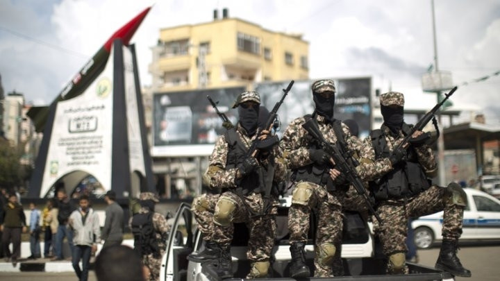 Ngoài những tên lửa trên, Hamas còn công bố một tên lửa mới lớn hơn R-160 được dán nhãn Qassam. Loại tên lửa mới được đặt trên khung gầm xe tải Kamaz từ đó các chuyên gia suy đoán rằng nó có chiều dài khoảng 6,6 m, đường kính khoảng 425 mm. Về mặt lý thuyết, tên lửa mới lớn hơn sẽ có tầm bắn xa hơn 160 km so với R-160.