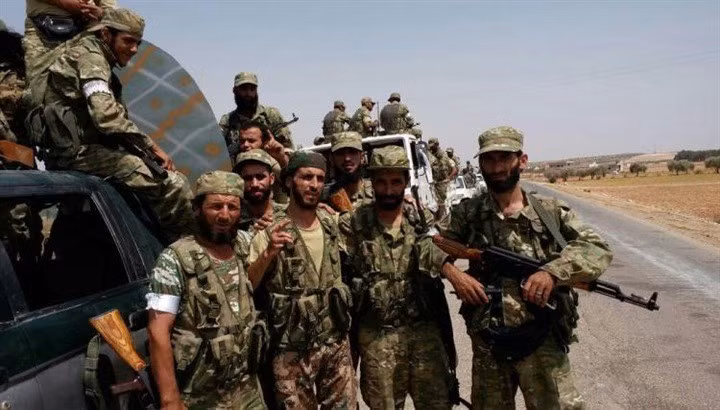 Bên cạnh đó, Ankara còn tích cực tiến hành chính sách bành trướng tại khu Đông Bắc của Syria với mục đích "nhổ tận gốc" lực lượng vũ trang người Kurd tại đây.