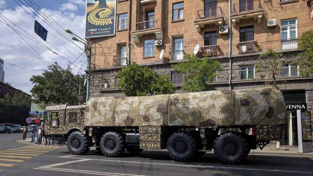 Nhưng vũ khí nguy hiểm nhất của Armenia vẫn là tổ hợp tên lửa đạn đạo chiến thuật Iskander-E, chúng có thể trở thành một phản ứng bất đối xứng từ Armenia trước những nỗ lực của Thổ Nhĩ Kỳ nhằm hiện thực hóa mối đe dọa của mình.