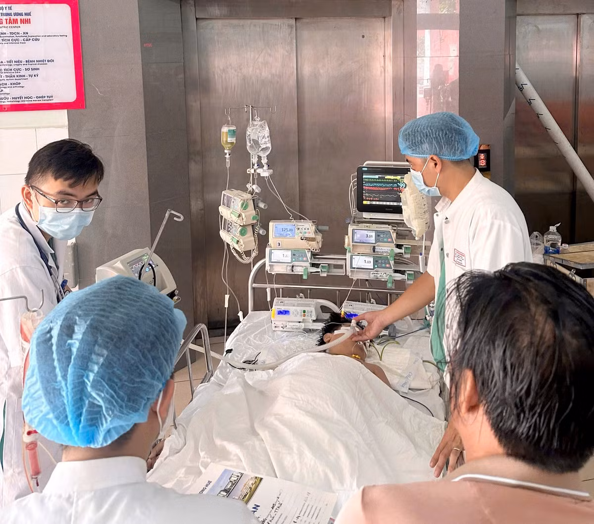 Cuu song benh nhan 15 tuoi viem tuy cap nguy kich hiem gap