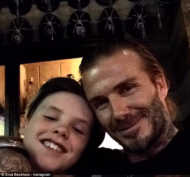 Cậu con trai thứ 3, Cruz, chúc bố kèm theo bức ảnh đăng trên Instagram: "Bố thân yêu. Chúc mừng sinh nhật bố. Con hi vọng bố sẽ có một ngày sinh nhật thật tuyệt". (Ảnh: Instagram)