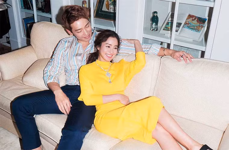 Mặc dù đang mang thai con đầu lòng với Bi Rain được gần 4 tháng nhưng Kim Tae Hee vẫn duy trì lịch làm việc dầy đặc. Sắp tới đây, nữ diễn viên xinh đẹp sẽ kết hợp với một công ty mỹ phẩm tổ chức buổi ký tặng fan. (Ảnh: Korea Herald)