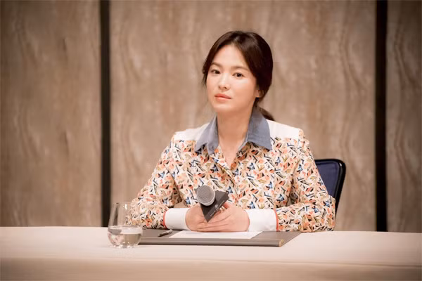 Song Hye Kyo bi doa tat axit va tong tien