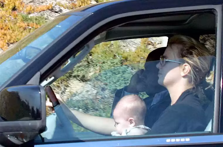 Sao Hollywood bi nem da vi doi xu te voi con-Hinh-7