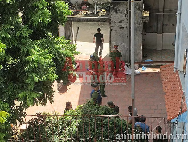 Quá trình vây ráp, truy tìm nghi can diễn ra quyết liệt, mạnh mẽ, thể hiện rõ quyết tâm trấn áp tội phạm đến cùng của lực lượng CATP Hà Nội.