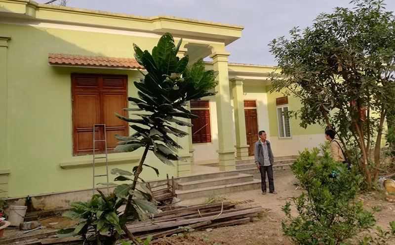 Và căn nhà tiền tỉ đến chiều 28/11 đang bỏ hoang.