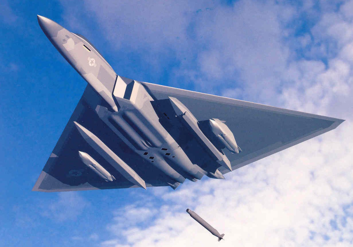 Điều này khiến không ít nhà quan sát cho rằng giới chức quốc phòng Mỹ có thể đã phải hối tiếc vì đã hủy dự án máy bay ném bom tàng hình tầm trung FB-22.