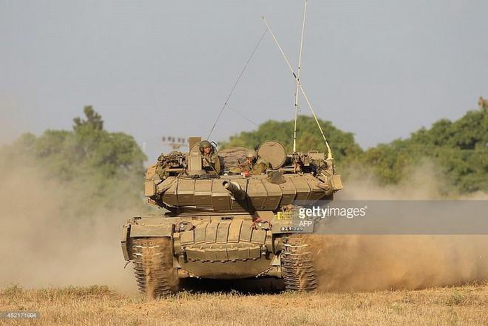 Pereh được cho đã tham gia vào các cuộc chiến thực sự đó là Chiến tranh Lebanon lần II (2006), chiến dịch Cast Lead (2008) và Enduring Rock (2014).