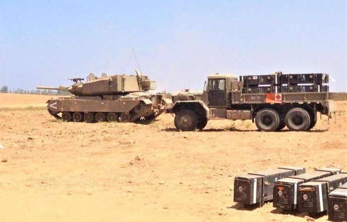 Tại các khu vực như biên giới đồi núi phía bắc của Israel với Lebanon, Pereh thường xuyên được sử dụng để mật phục trên đỉnh đồi, quan sát các mục tiêu, thu thập thông tin tình báo và có thể cung cấp hỏa lực yểm trợ từ khoảng cách hàng km.