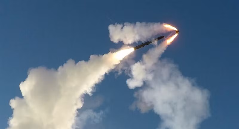 Tên lửa được trang bị công nghệ dẫn hướng rất hiện đại kết hợp giữa dẫn hướng quán tính, hệ thống định vị toàn cầu GPS. Ở giai đoạn cuối, tên lửa khóa mục tiêu bằng cảm biến hình ảnh hồng ngoại thụ động 2 băng tần cho phép phân biệt các mục tiêu trong môi trường lộn xộn.