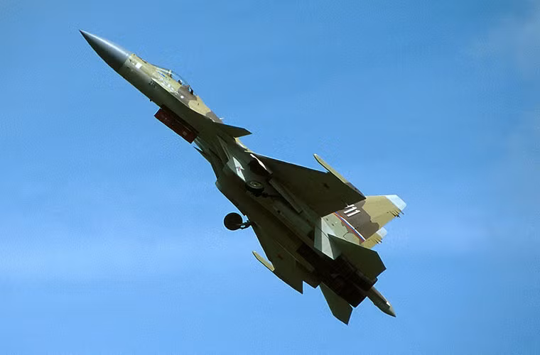 Tuong tan cong nghe tuyet dinh tren sieu co Su-37 Nga