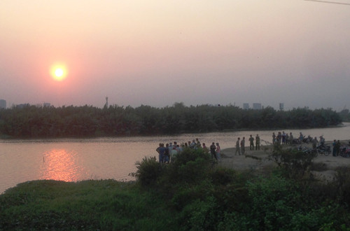 Tha ca chep tien ong Tao, rung roi phat hien tu thi