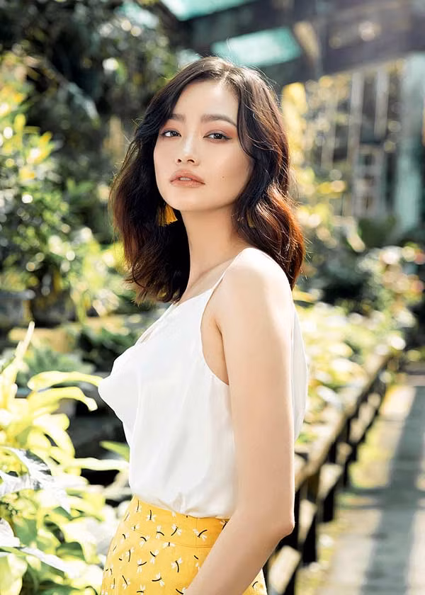 Cach ngam mat vao nuoc khoang de da dep nhu Truc Diem-Hinh-7