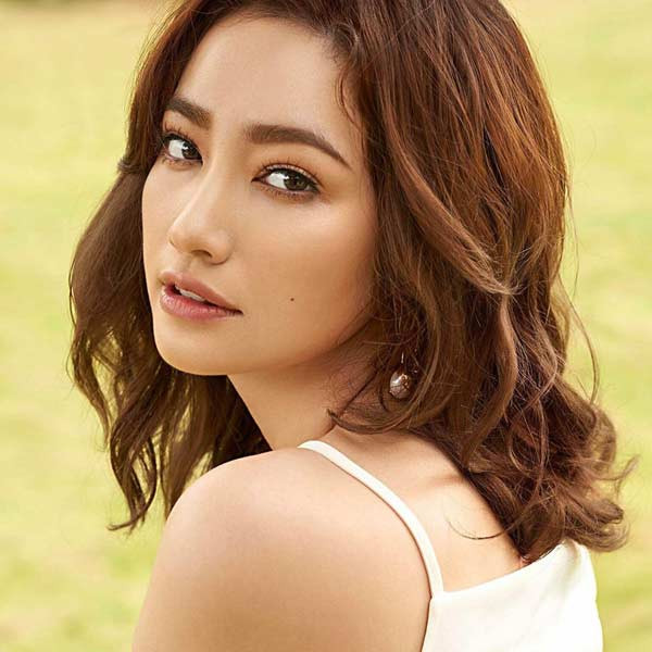 Cach ngam mat vao nuoc khoang de da dep nhu Truc Diem