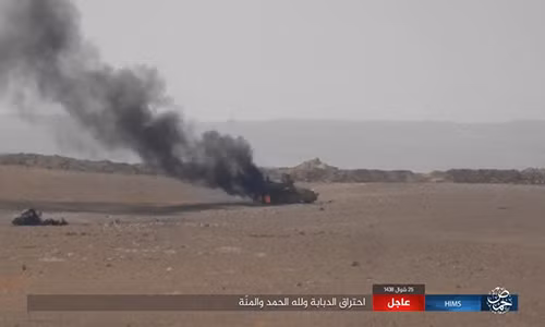 Trong khi đó, nguồn tin quân sự độc quyền của Al-Masdar News cho biết, quân chính phủ Syria đã tiêu diệt hơn 30 tay súng IS trên mặt trận này chỉ trong ngày 19/7. Ảnh: AMN.