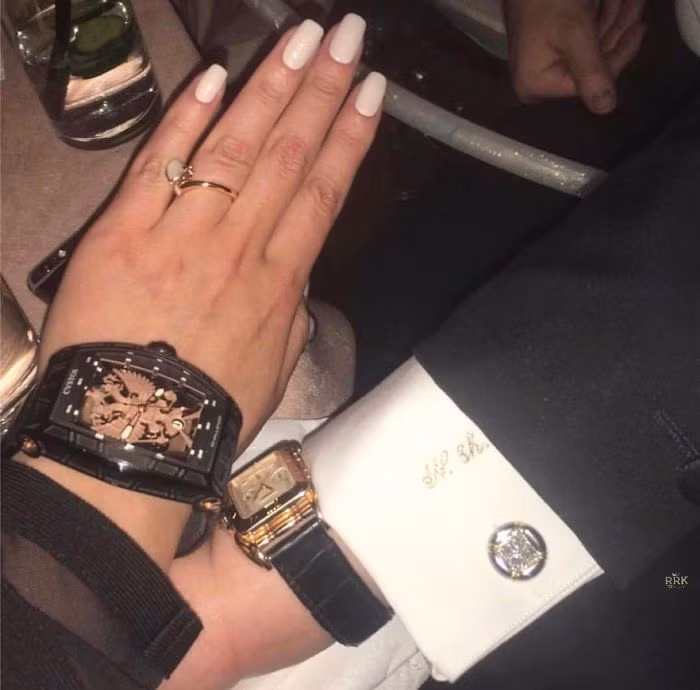 Các cậu ấm cô chiêu Nga sở hữu những chiếc đồng hồ có thể có giá trị lên tới 1 triệu USD. Ảnh: ER.