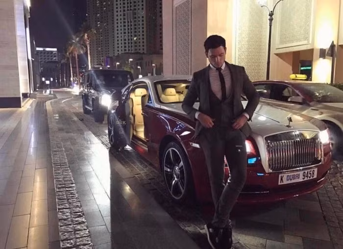 Tại Dubai, những cậu ấm cô chiêu này vẫn có thể tận hưởng cuộc sống “sang chảnh” với xe sang,… Ảnh: ER.