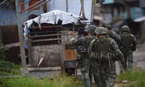 Anh: Quan doi Philippines rao riet lung suc khung bo o Marawi-Hinh-2