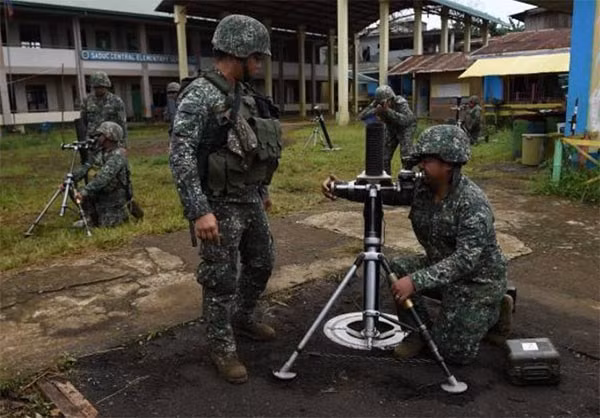 Anh: Quan doi Philippines rao riet lung suc khung bo o Marawi-Hinh-8