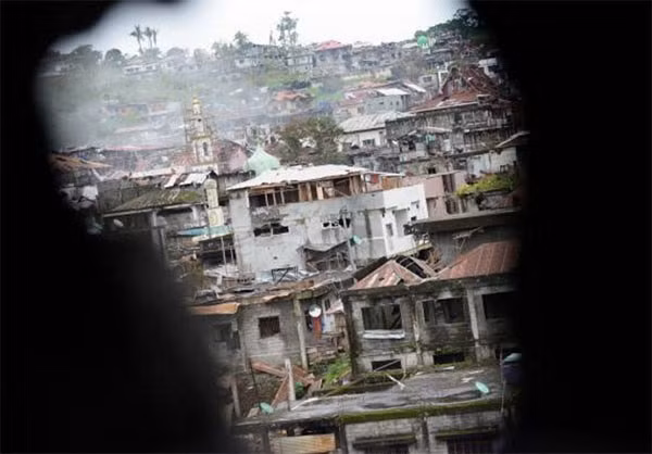 Anh: Quan doi Philippines rao riet lung suc khung bo o Marawi-Hinh-10